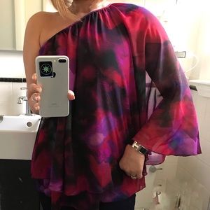 One shoulder sexy date night top. Worn twice.